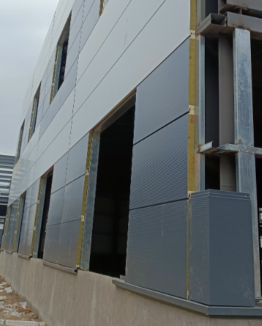 建築行業（yè）外牆用岩棉夾芯板（bǎn）的優勢