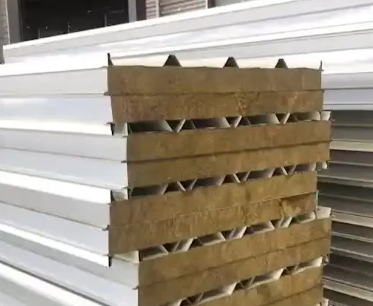 關於（yú）岩棉（mián）瓦楞夾芯（xīn）板的使用