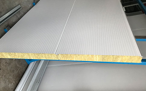 橫裝夾芯板與橫鋪夾芯板的安裝（zhuāng）方法（fǎ）比較