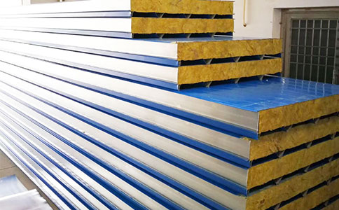 關於橫鋪岩（yán）棉夾芯板的小知識